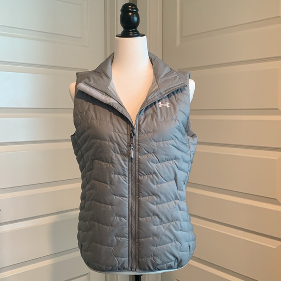 UNDER ARMOUR Women’s Fitted Puffer Vest - Picture 3 of 16